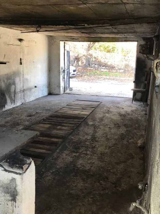 помещение подходящо за работилница, автосервиз или склад