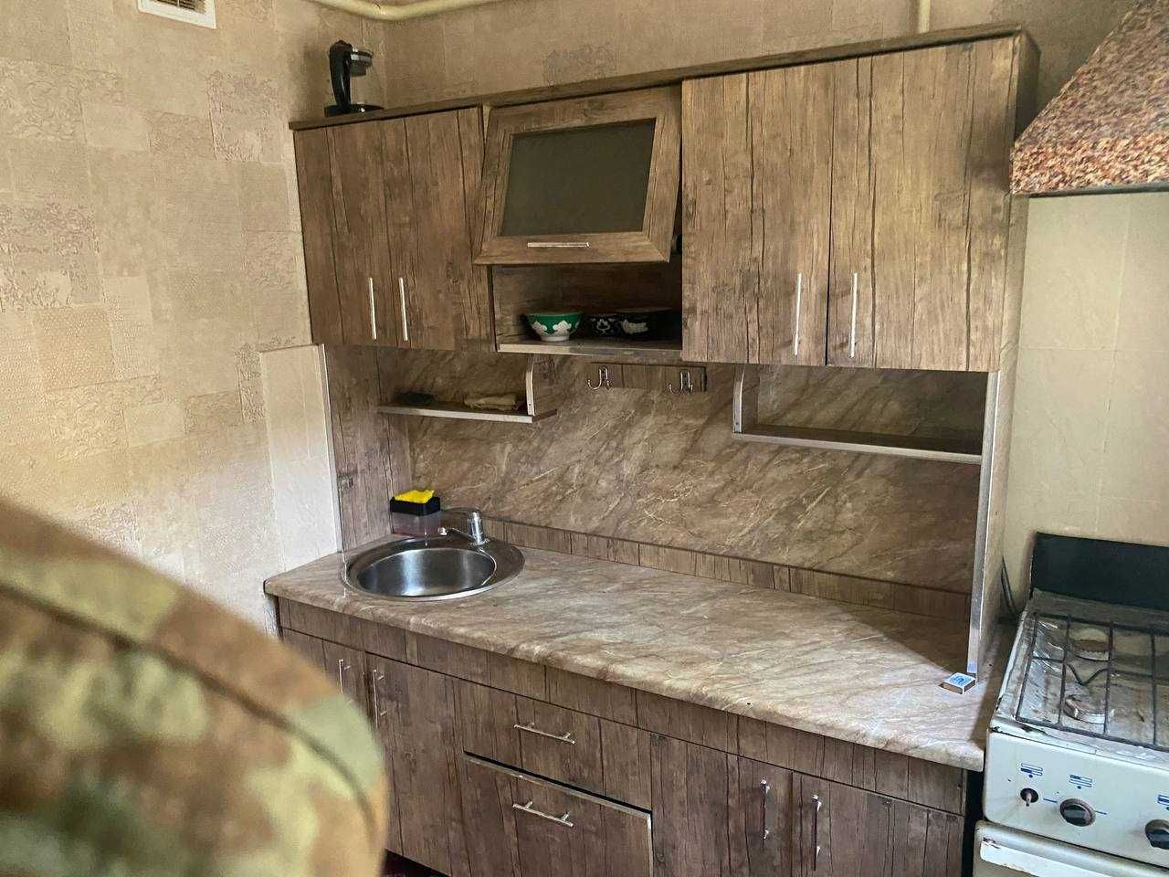 Фрунзиский Саёхат магазини 1 хонали квартира ижарага берилади.ID: 1166