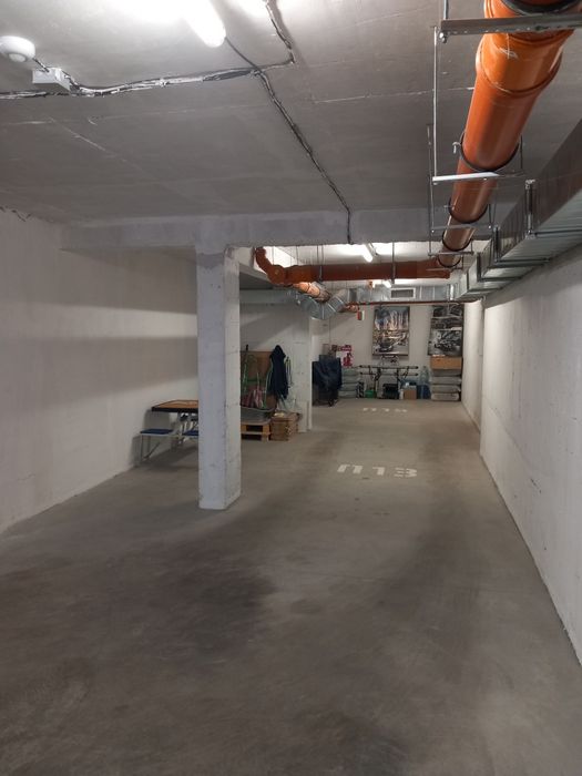 Гараж за 2  автомобила под наем в зона Б-5