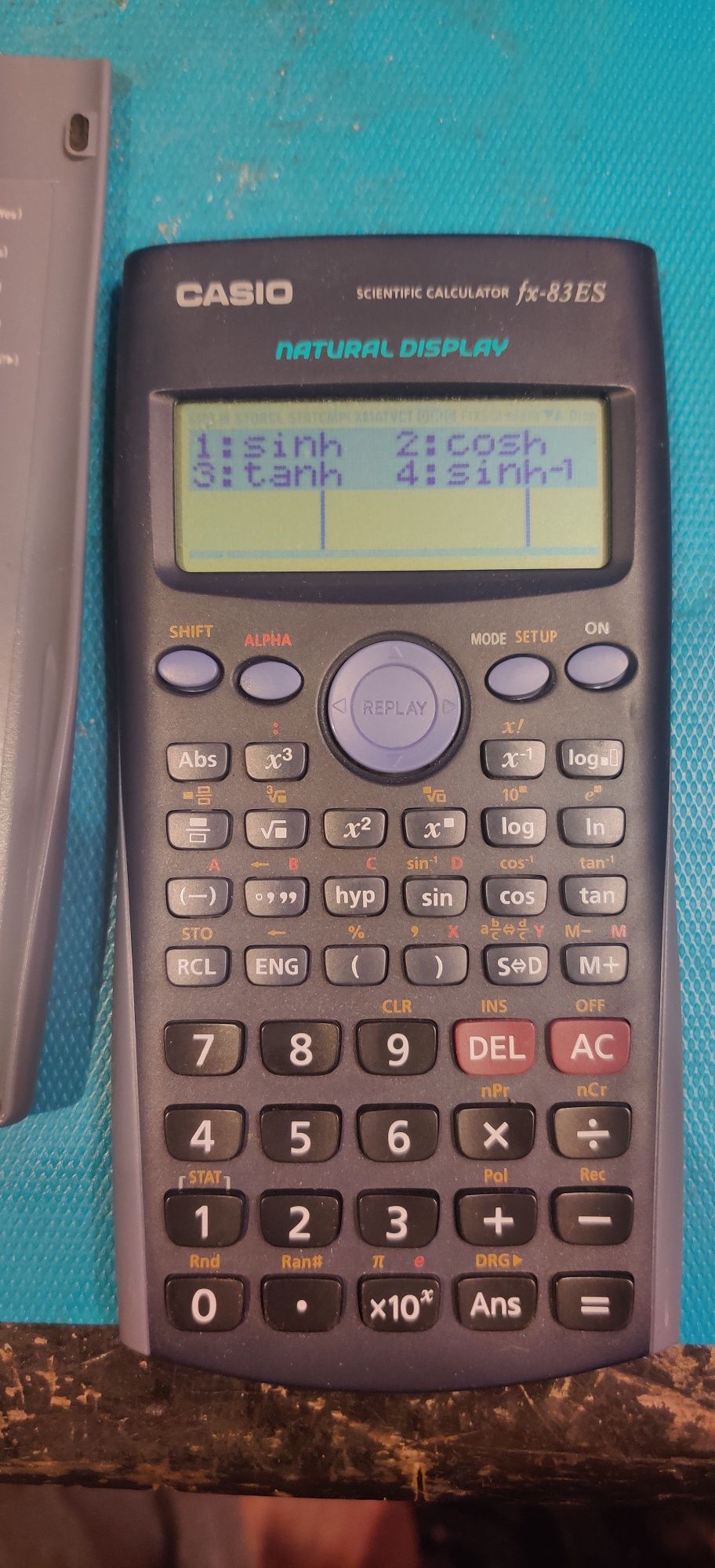 Casio fx-83ES calculator științific