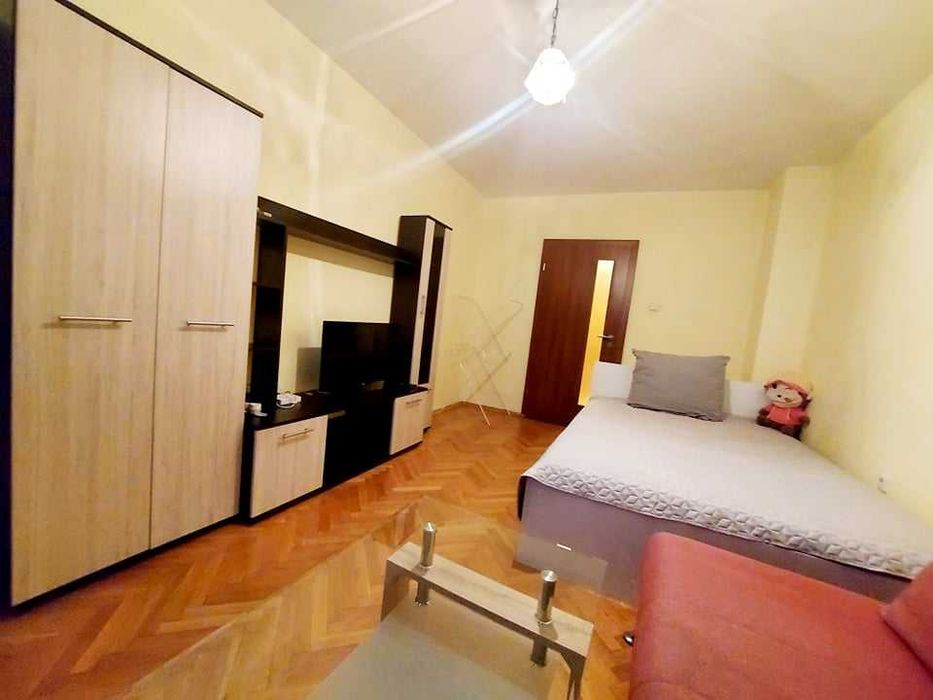 Дава се под наем Двустаен апартамент в Бургас, Възраждане - 48 кв.м за 140 € - Снимка #1