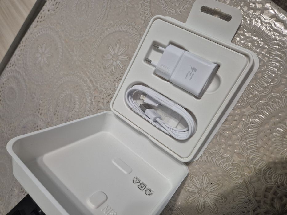 Ново зарядно Samsung 15w