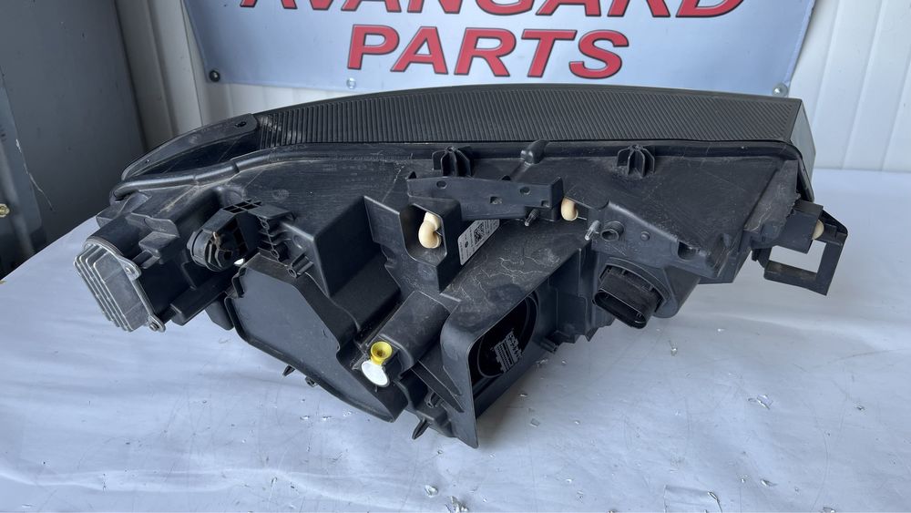 3 броя ляв фар VW ID4 2020-
