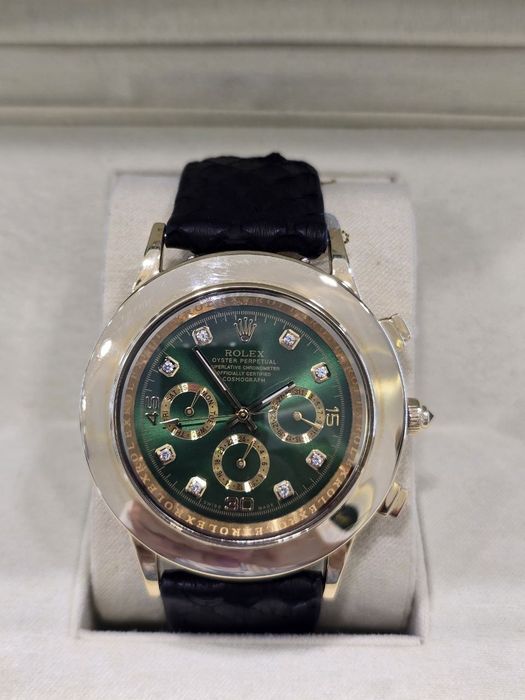 Модные и яркие Rolex в зелёном циферблате и большим диаметров