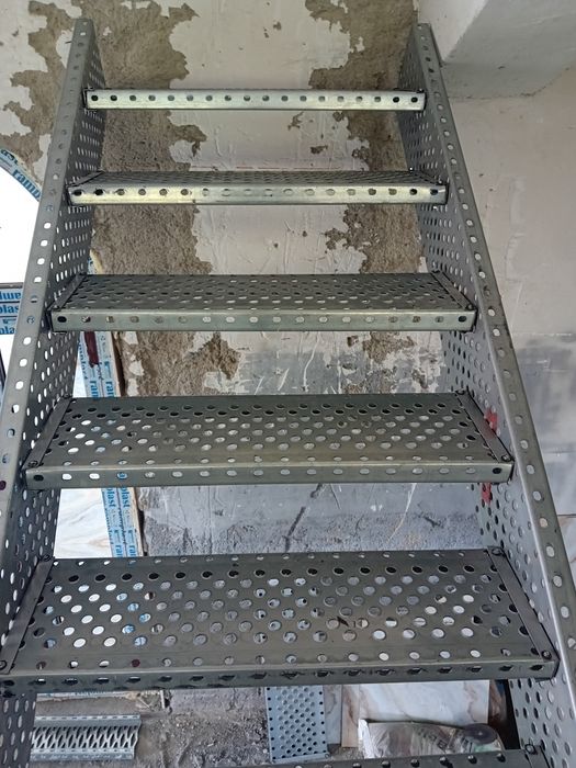 Scara metalica zincata 4mm grosime