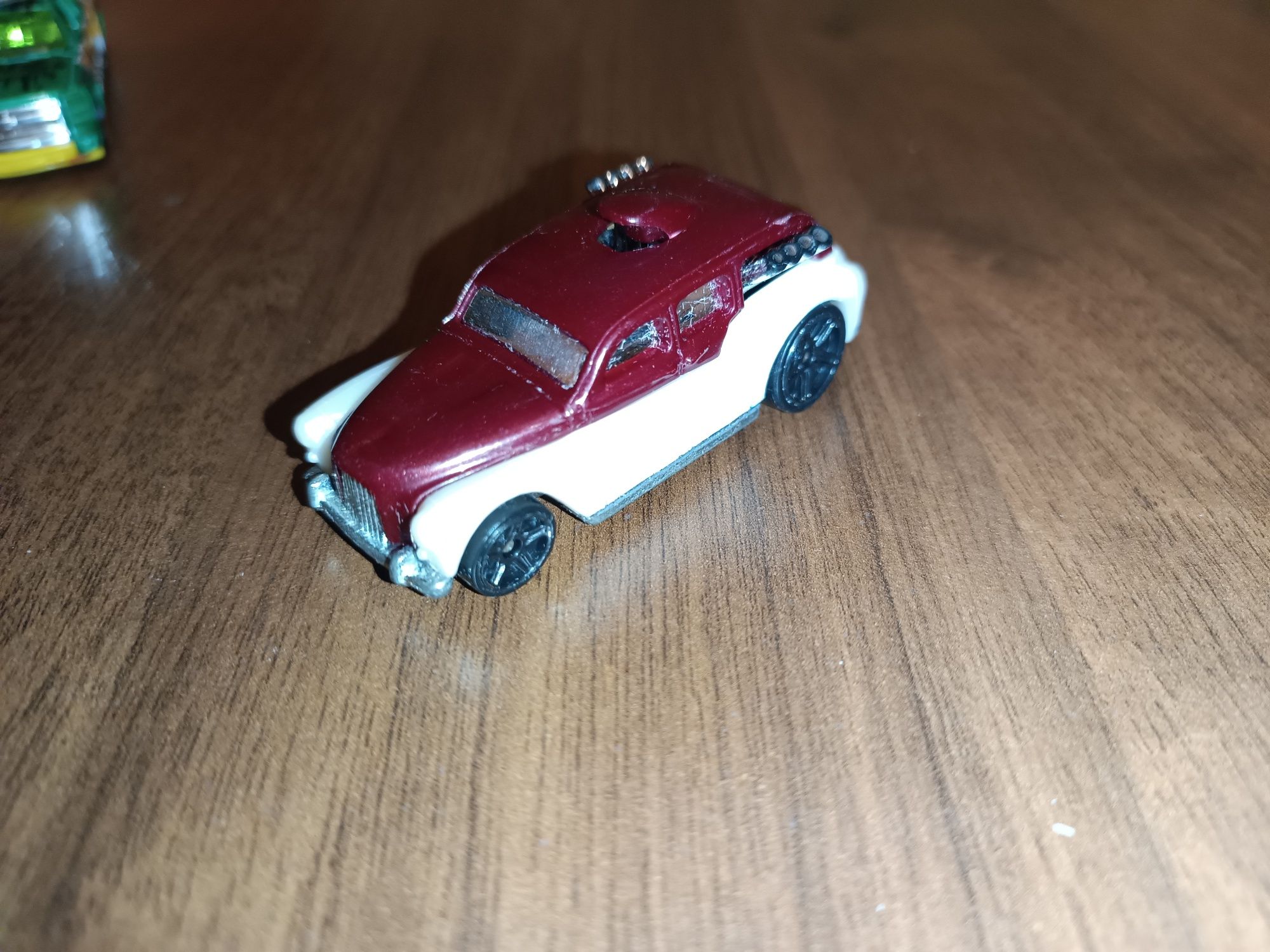 Hot wheels машинки