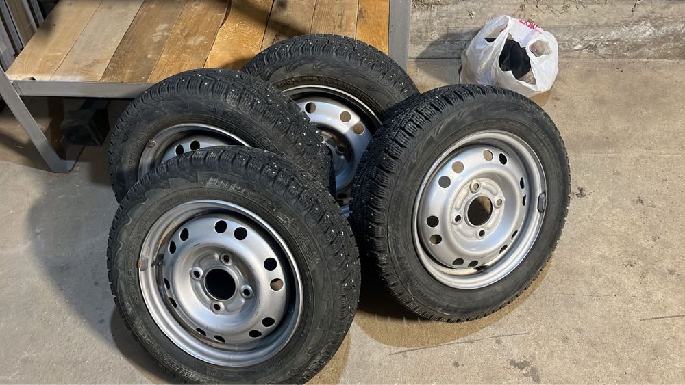 Дэуо матиздыкі өте жақсы жағдайда поркышка шипованный дискларымен