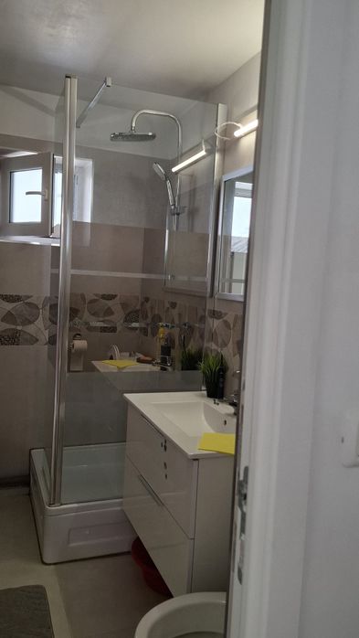 Dus cu cadita de vanzare plus bideu