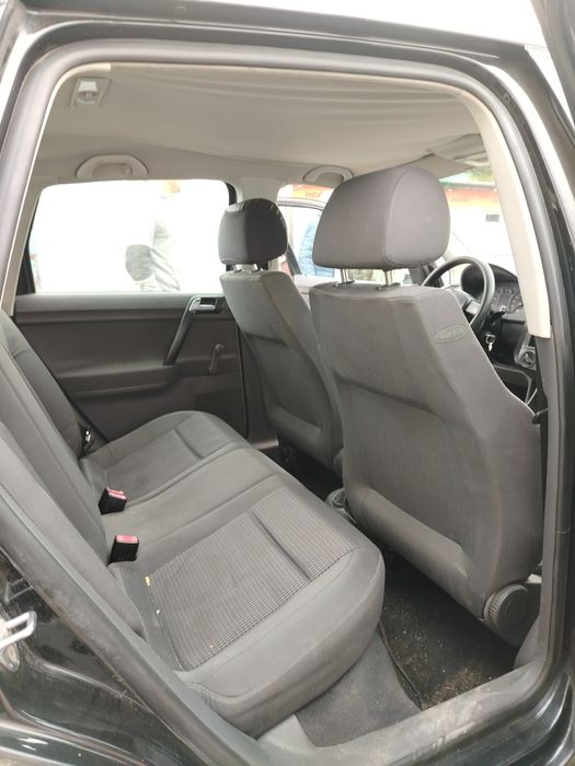Vând Volkswagen polo