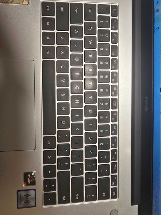 Лаптоп Huawei MateBook D15