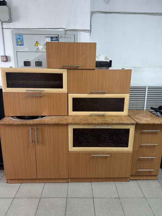 Продаю кухонный гарнитур