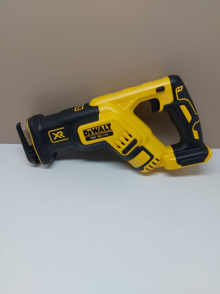 Нов безчетков саблен трион Dewalt DCS367N