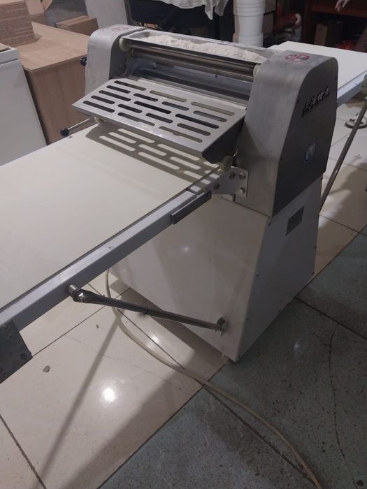 Тестораскаточная машина