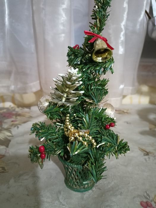 Ёлочки новогодние и дед морозы