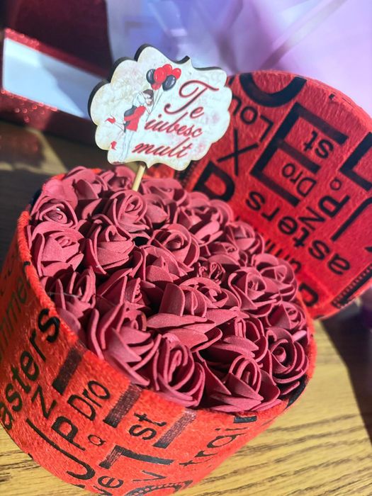 Aranjament floral din trandafiri de săpun