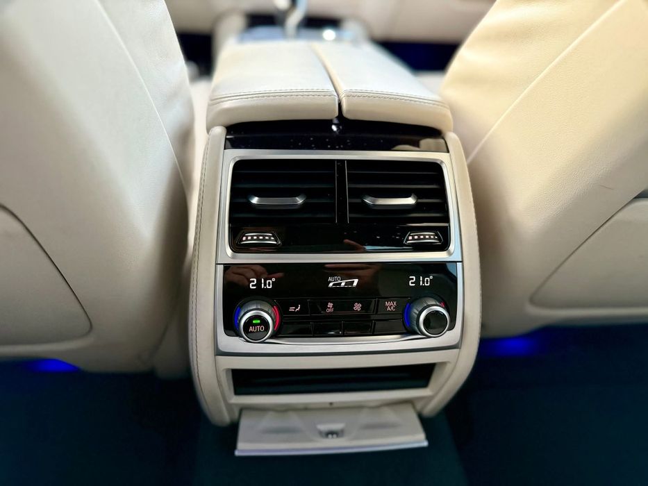 BMW seria 7 750Li xDrive