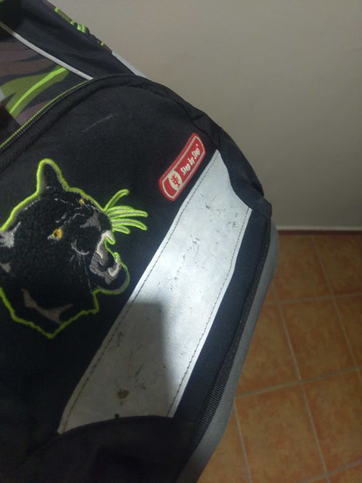 Раница с дишащ гръб и твърдо дъно