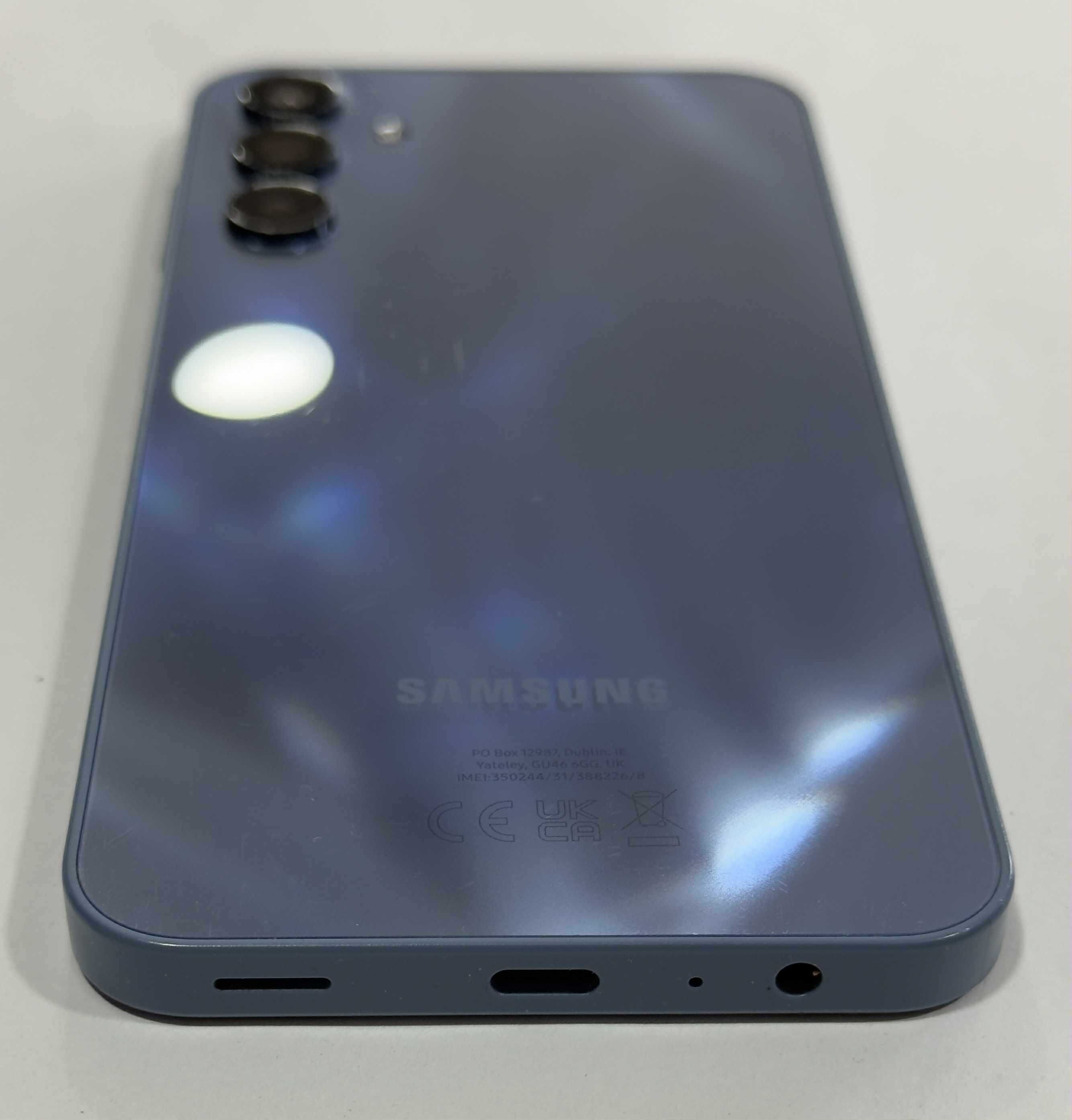 Продавам Samsung A15 128/4gb