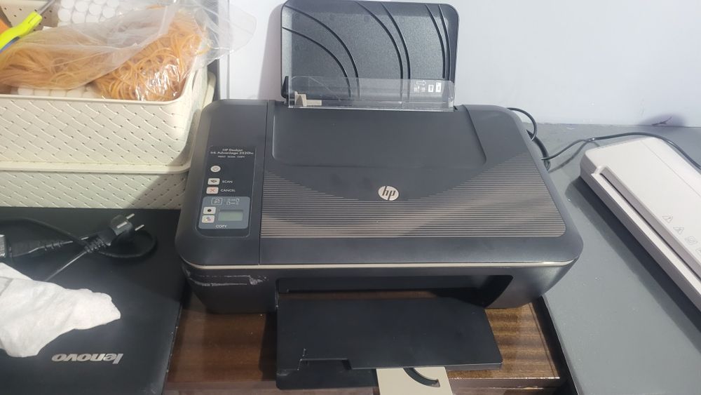 Принтер HP  цветной .