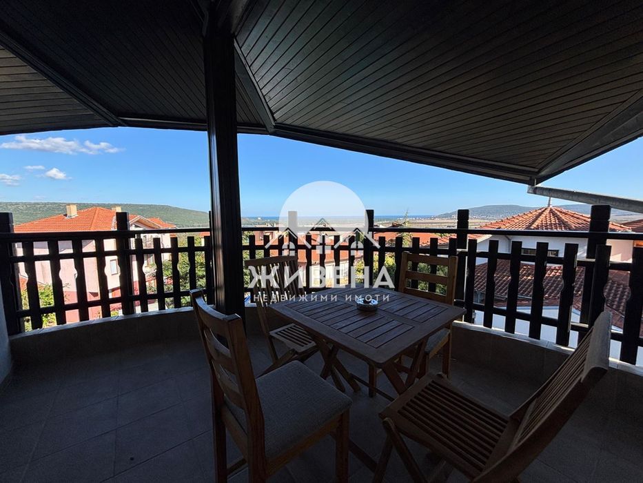 Продава триетажна обзаведена къща в с.Рогачево, площ 300 кв.м