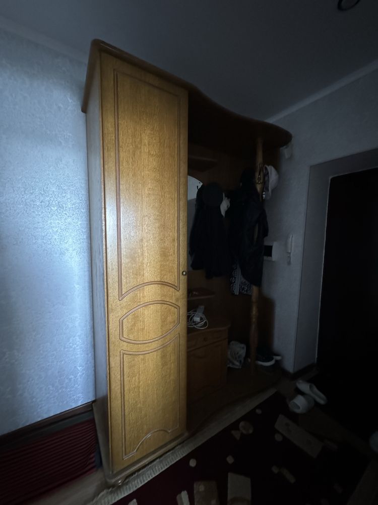 Продам Шкаф для прихожей