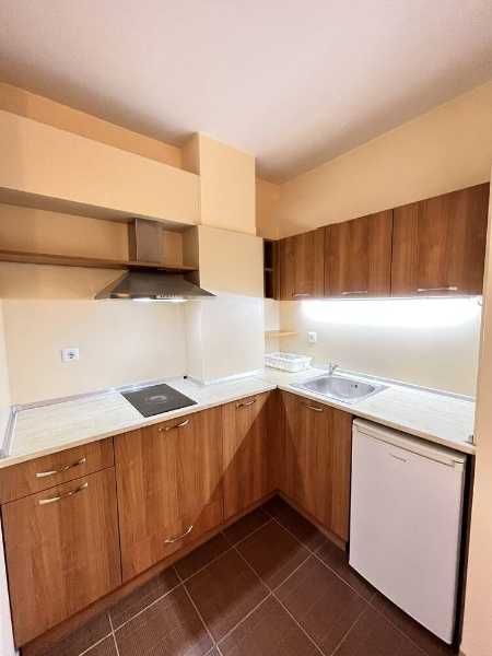 Дава се под наем Тристаен апартамент в Свети Влас - 60 кв.м за 800 € - Снимка #2
