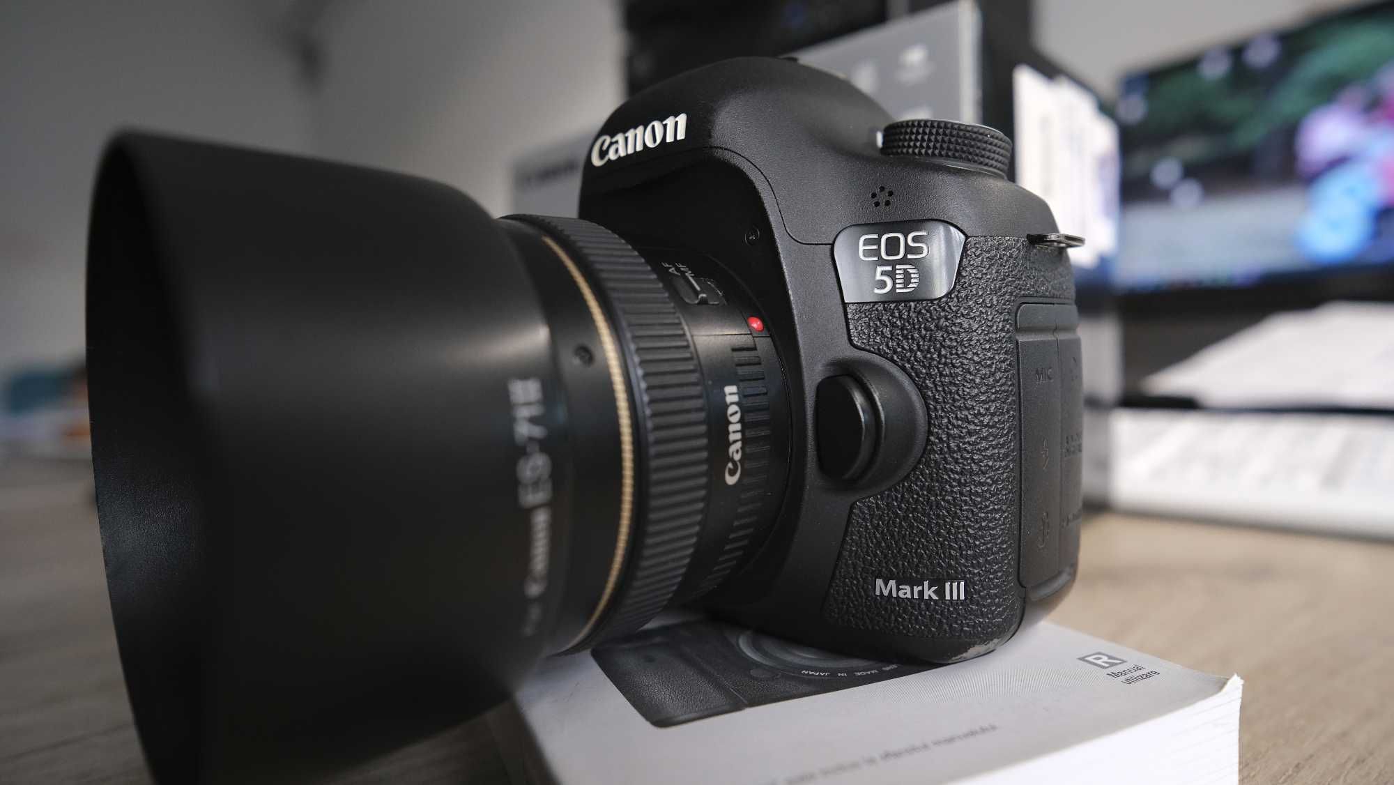 Canon 5D Mark III impecabil