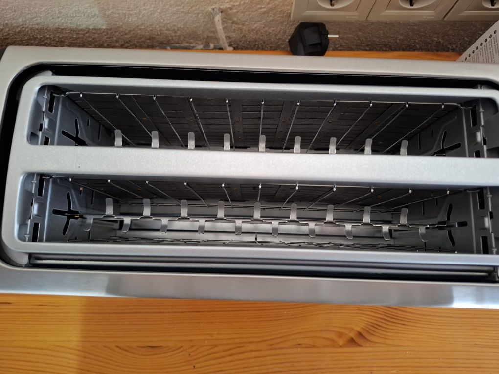 Тостер за филийки Moulinex Subito Select LS342D10,1700W,7нива,2 слота.