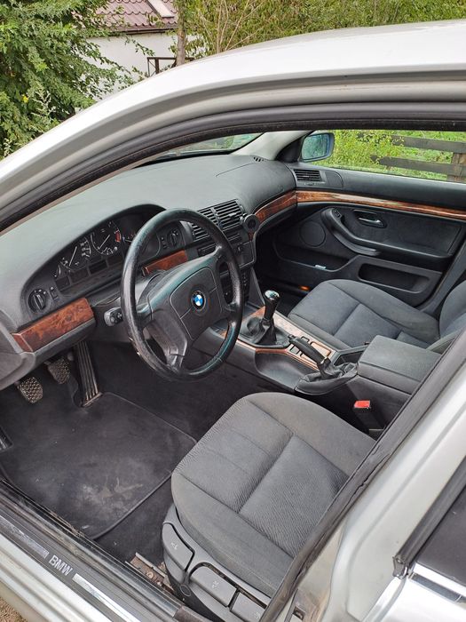Vand BMW 520 i stare generala buna cauciucuri aproape noi.