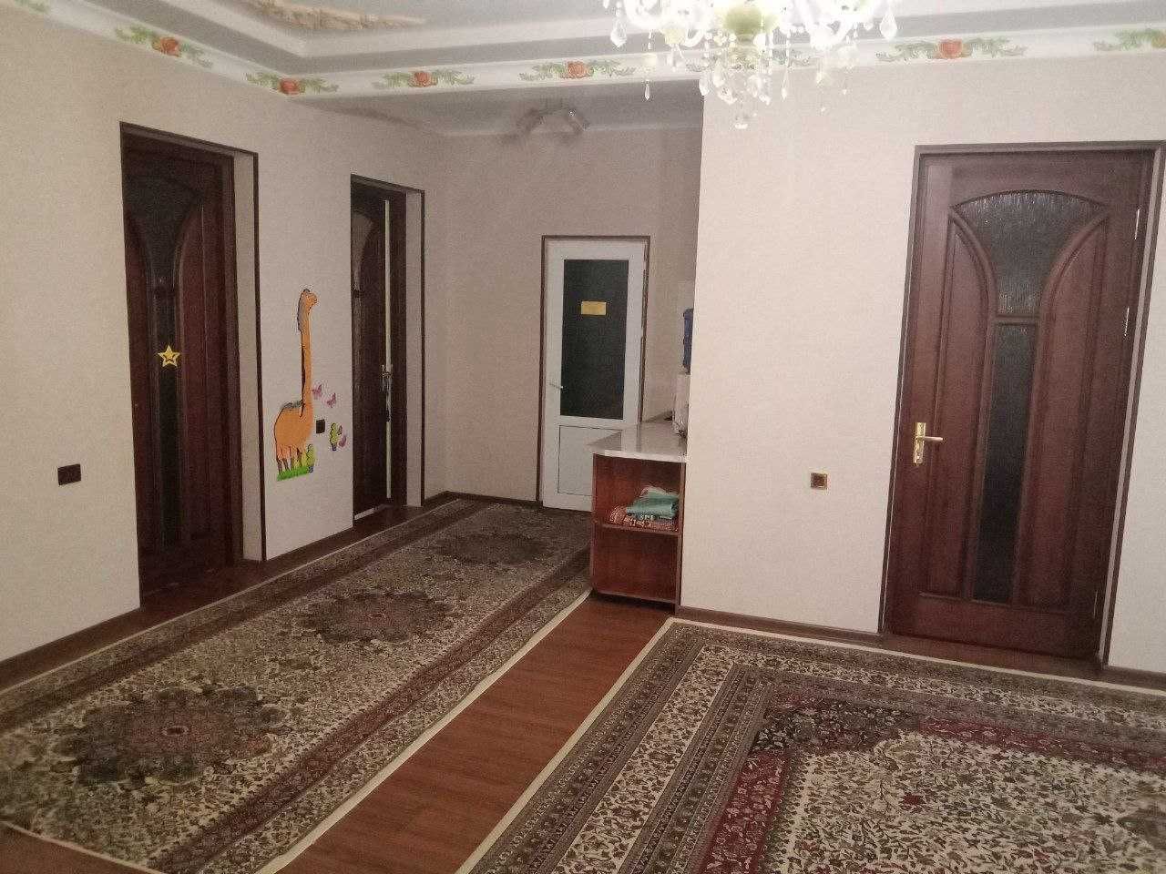 Uy Hovli sotilad Kokcha mahallada  2 qavatli uy SROCHNO sotiladi!