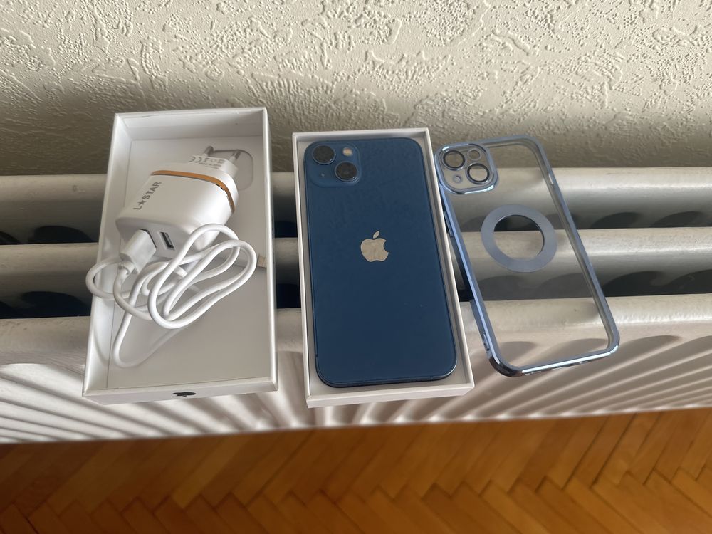 iPhone 13 128GB син