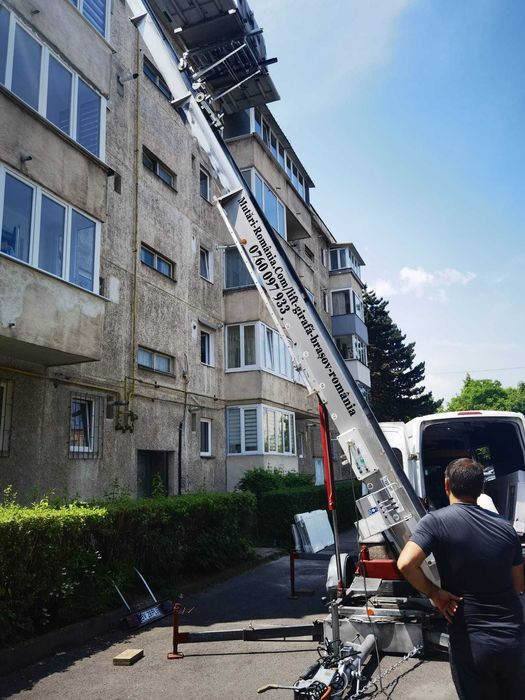 Inchiriez Lift exterior/Lift Girafa  Brasov