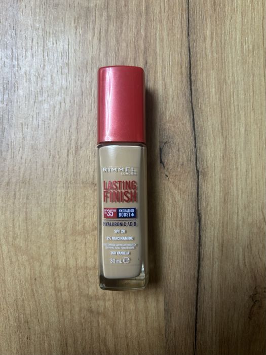 Fond de ten Rimmel Lasting Finish, nuanta 160 Vanilla