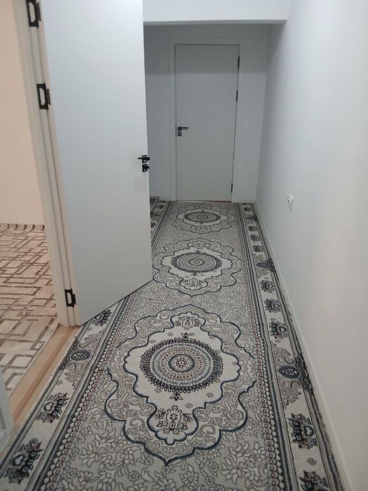 Yashnabot olmos mahalada 16 etashkani 11 etajida 3 hanali