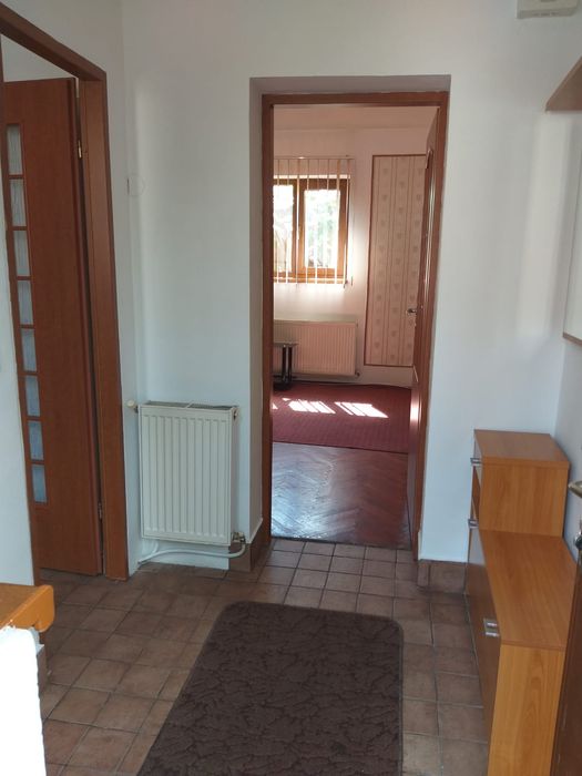 Închiriez apartament cu o camera