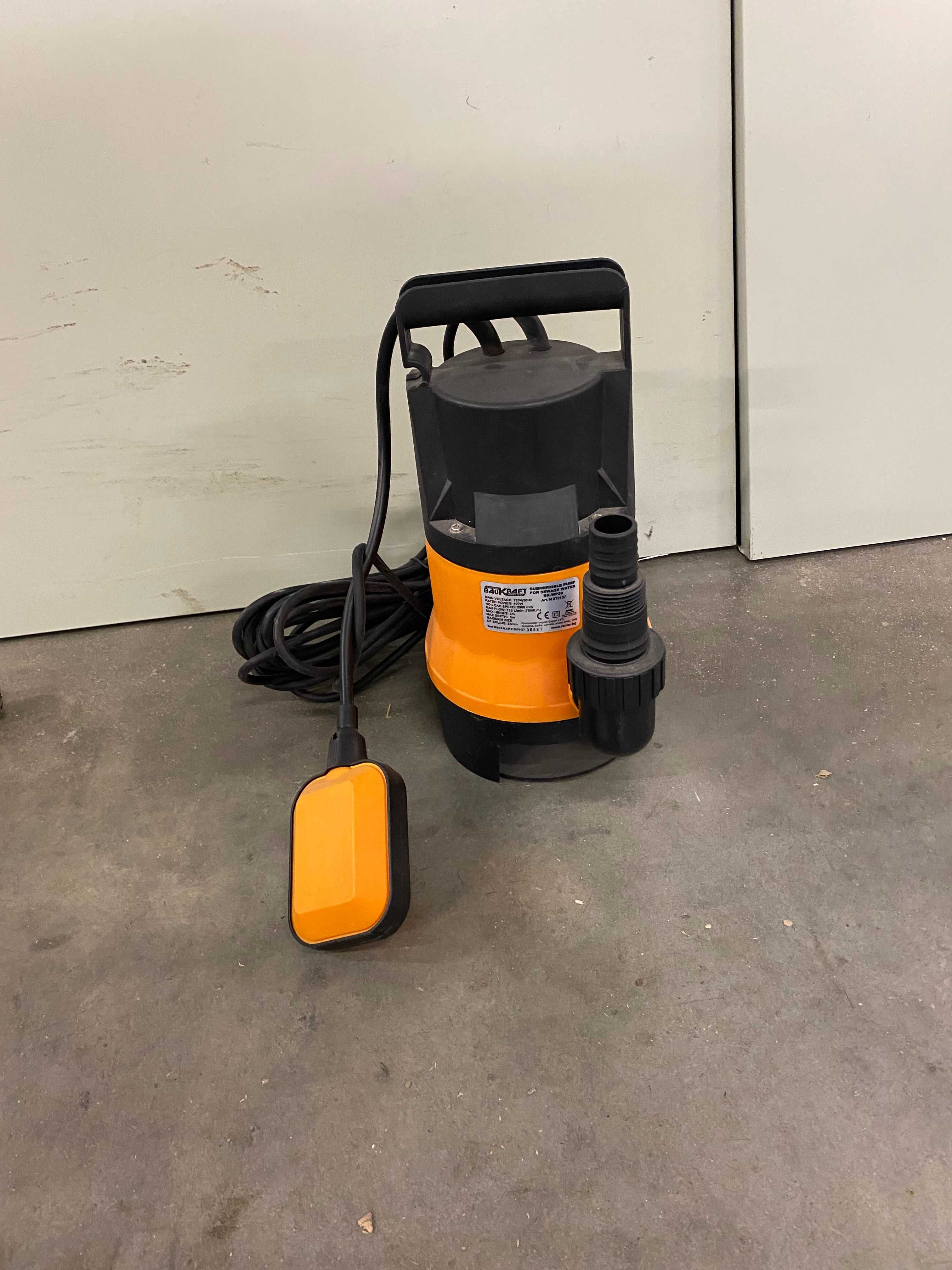 070133	Помпа водна потоп. 900W 1max 250L/min 9.5m RDP-WP26
