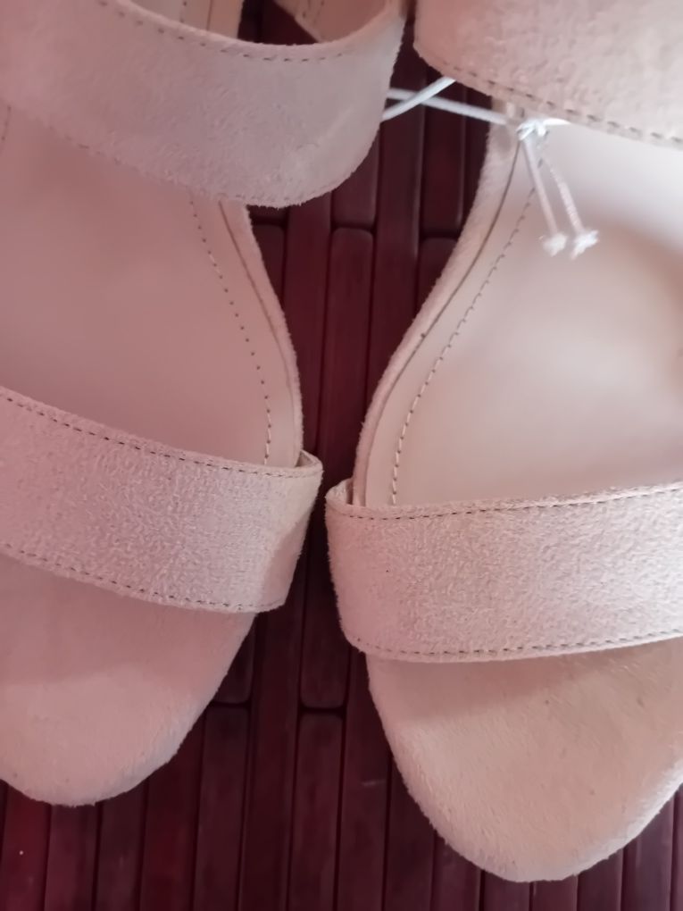 Нови , летни обувки"H&M