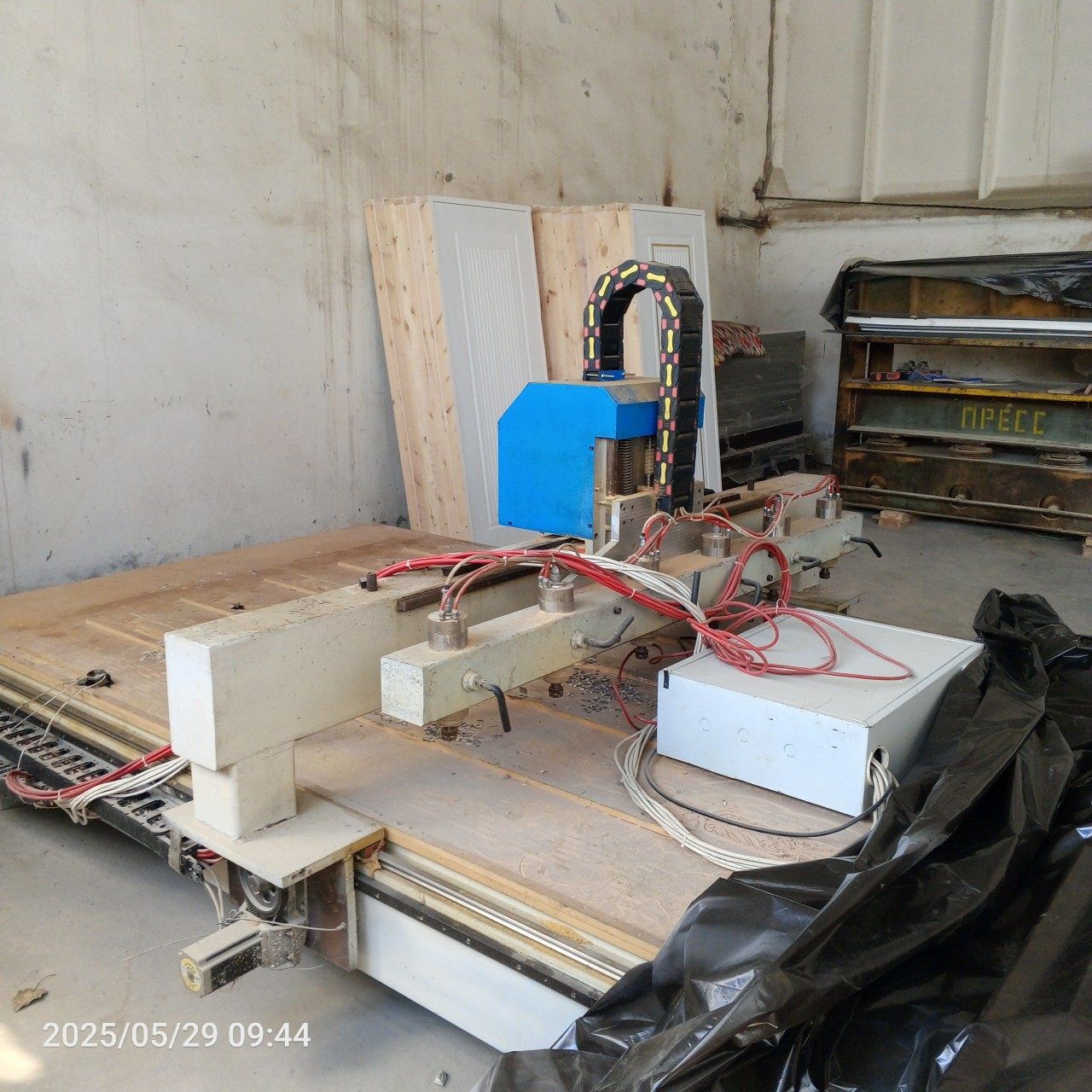 Rover Issiq Press sotiladi 8000.y.e