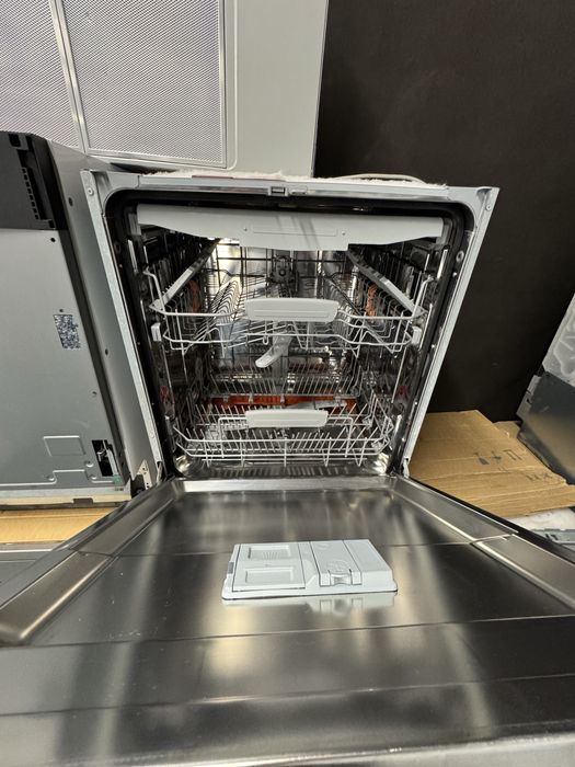 Mașină de spălat vase  Hotpoint Ariston HI5030WEF