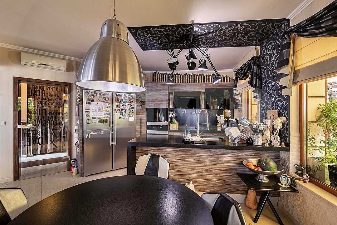 Продава се Къща в Варна, м-т Зеленика - 400 кв.м за 1500 €/кв.м - Снимка #3