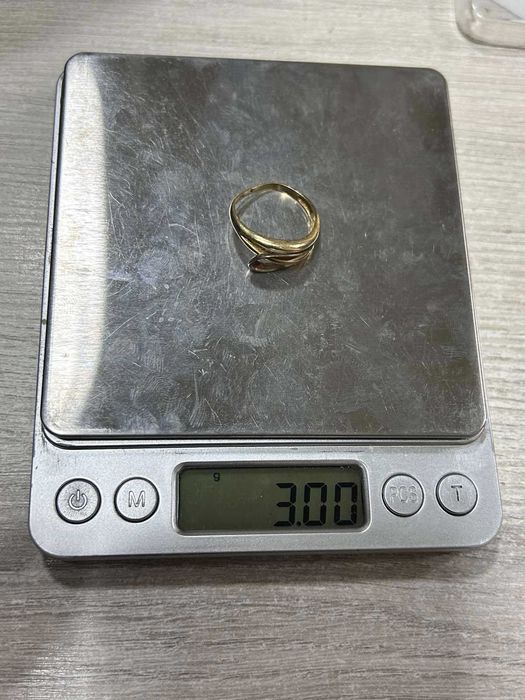 Златен пръстен 14 К 585/ 3 гр.