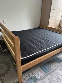 Продам кровать из дерева с ортопедическим матрасом