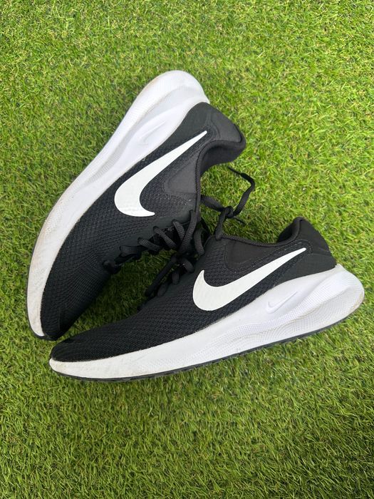 Маратонки Nike Revolution 5