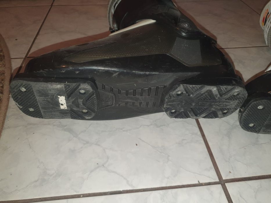 Vând clăpari Nordica mărime 43 barbati