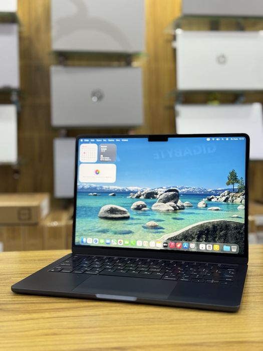 Рабочий MacBook Air M2/8/256/13” Midnight