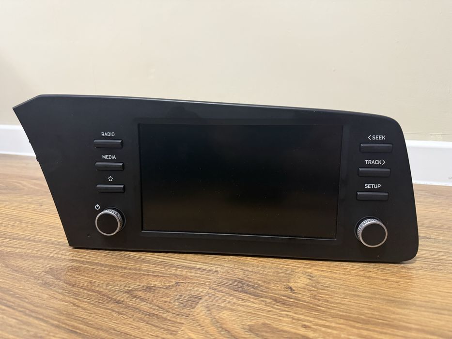 Продам штатную магнитолу на Hyundai Elantra CN7