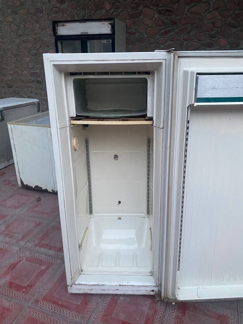 Muzlatgichlar sotiladi