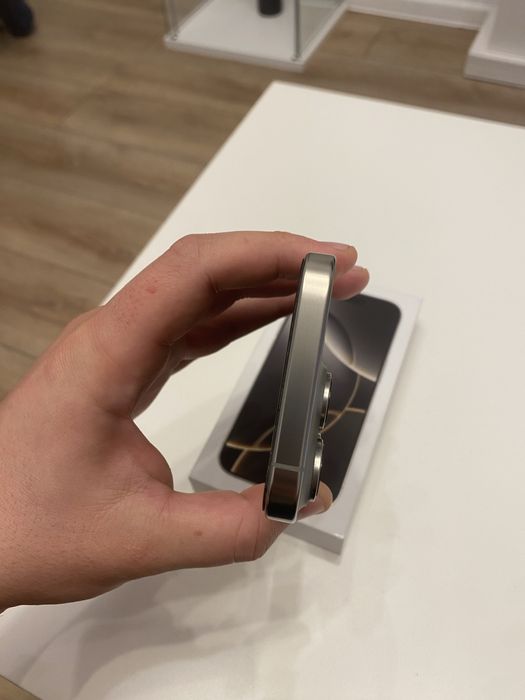 iPhone 16 pro 128GB Natural impecabil!