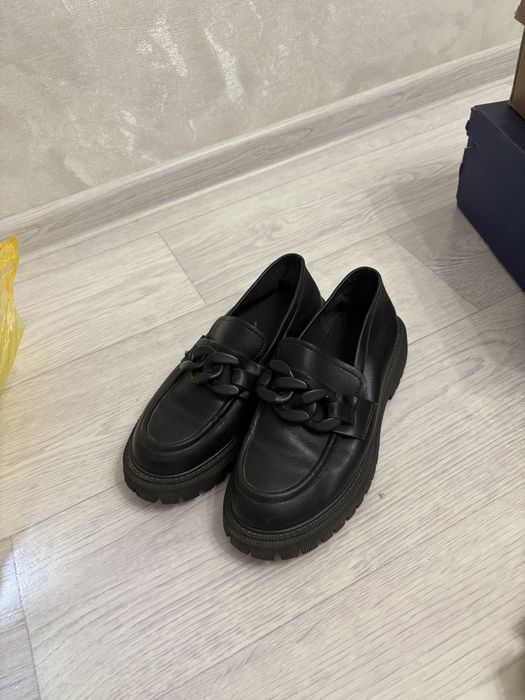 Ботинка кожная продам