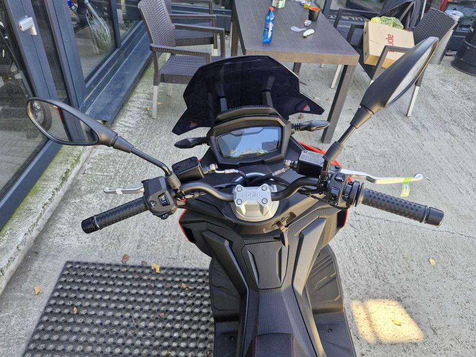Aprilia SR GT 125 -se conduce cu B--stoc EST BIKE Campina